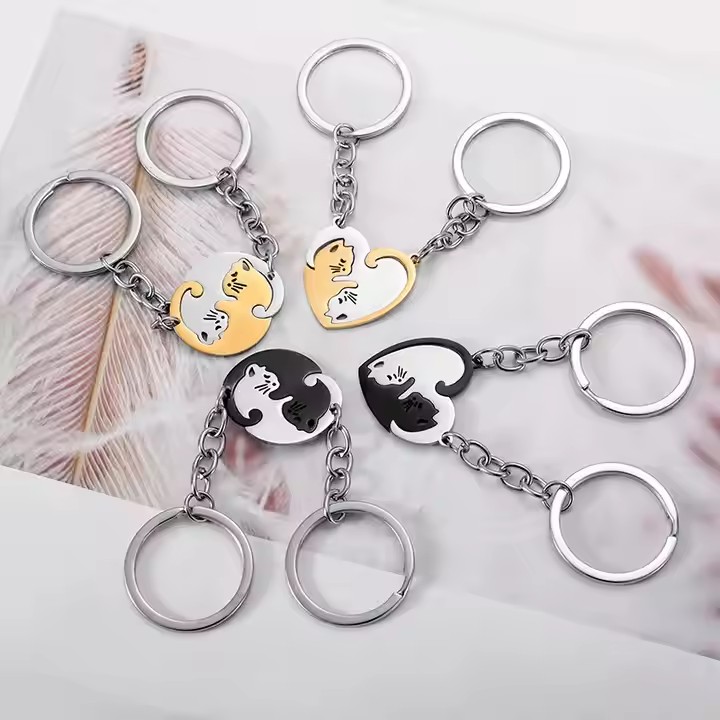 Custom Cute Heart-Shaped Cat Metal Keychain Stainless Steel