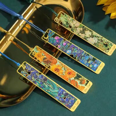 Vintage floral metal bookmark with intricate creative design
