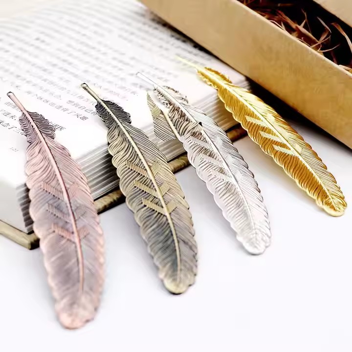 Luxurious 3D gold brass metal bookmarks with custom engraved patterns