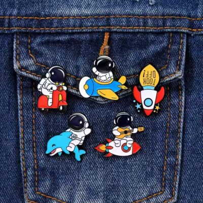 Cartoon Astronaut Enamel Metal Pin – Fun and Colorful Space Design