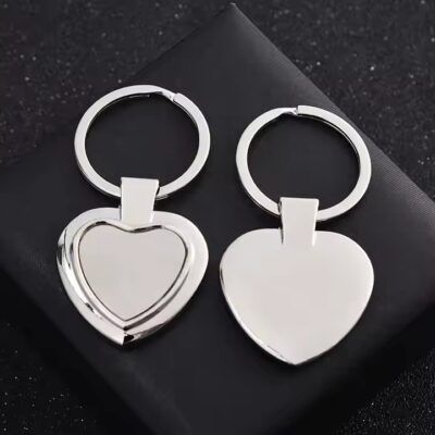 Heart-Shaped Romantic Metal Keychain