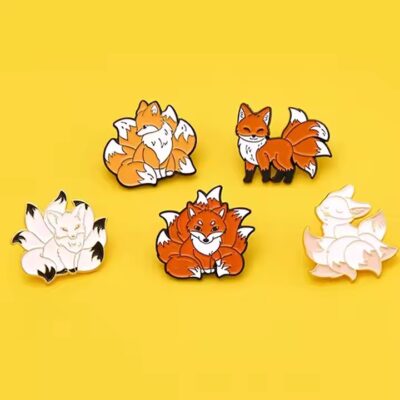 Fashion garment metal lapel pin with custom design