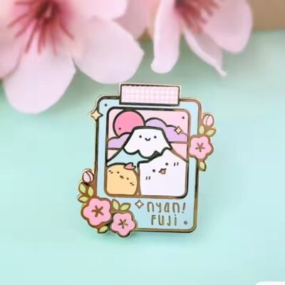 Fashion garment metal lapel pin with custom design