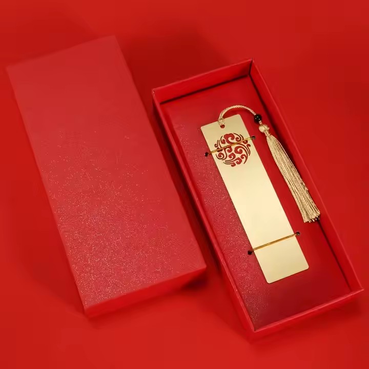 Luxury hollow-out brass metal bookmark with creative cutout design