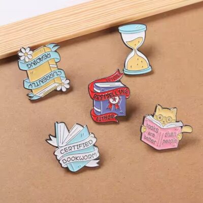 Custom enamel metal student badge pin with school emblem