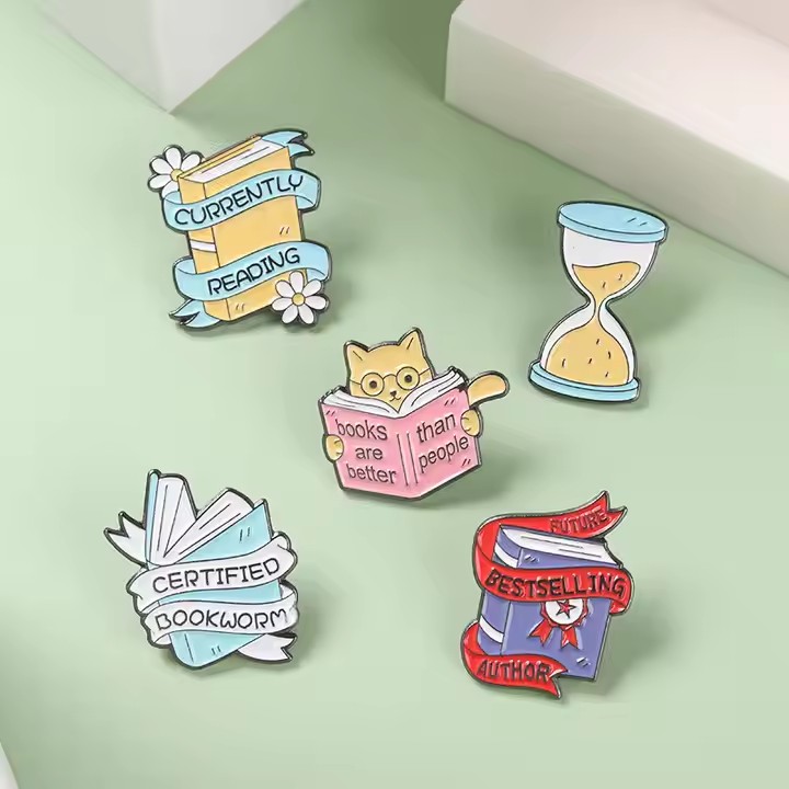 Custom enamel metal student badge pin with school emblem