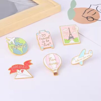 Custom travel enamel metal pin souvenir with vivid colors