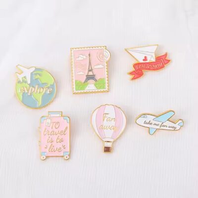 Custom travel enamel metal pin souvenir with vivid colors