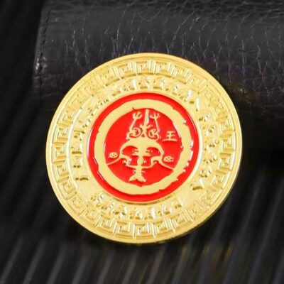 Custom Fashion Metal Badge with Polished Finish and Logo Design