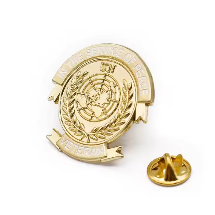 Custom 3D soft and hard enamel metal badge with polished finish